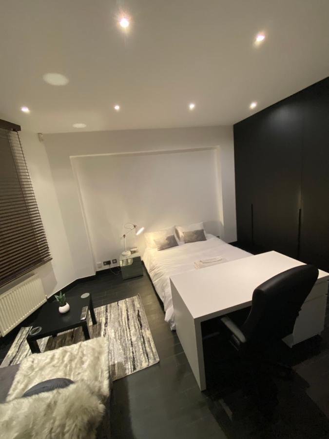 Апартаменти Beautiful Modern Studio In High Street Kensington Лондон Екстер'єр фото